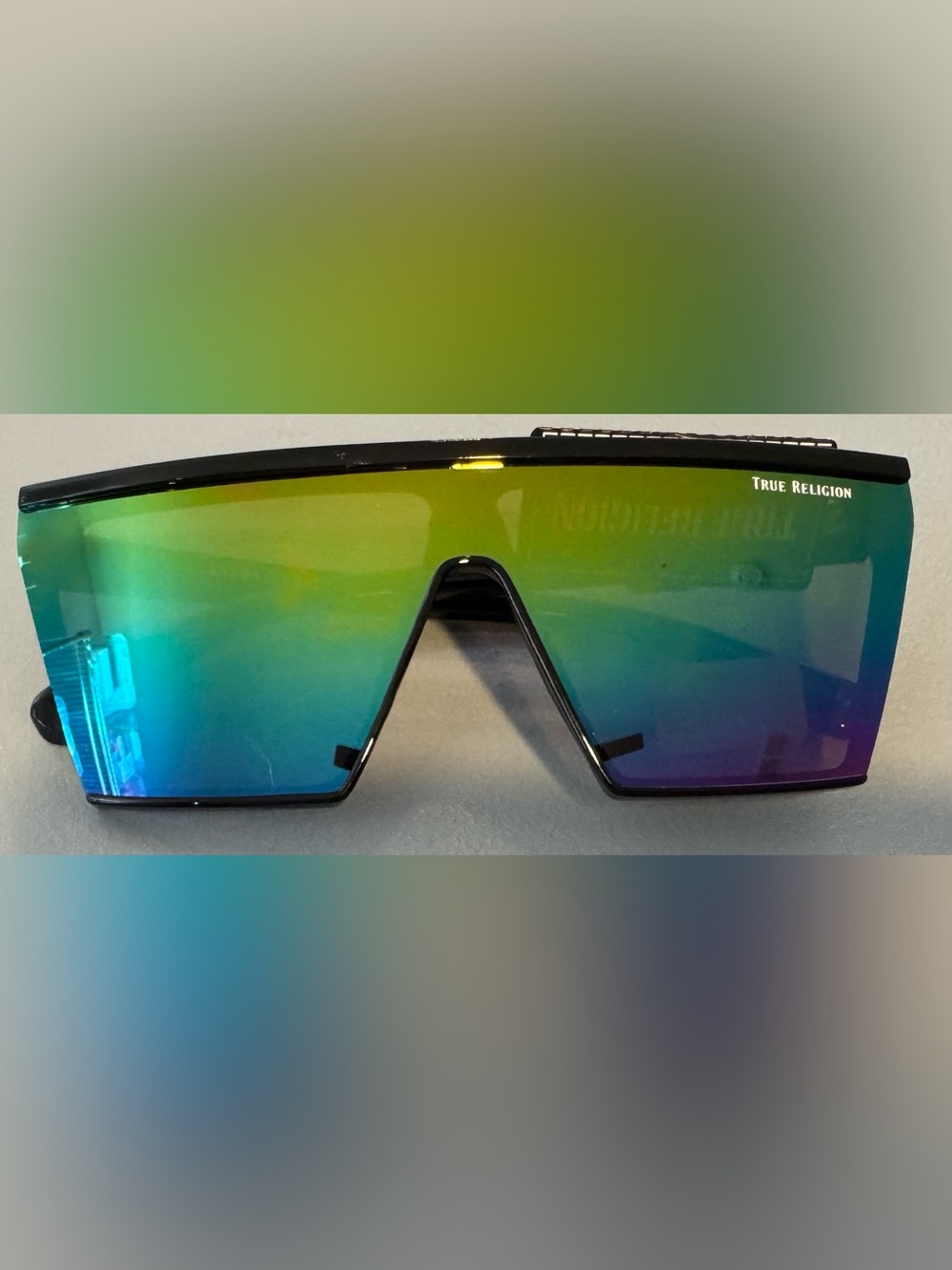 True Religion Mirrored oversized Shield Sunglasses - Green/Blue/Purple gradient - Picture 1 of 4
